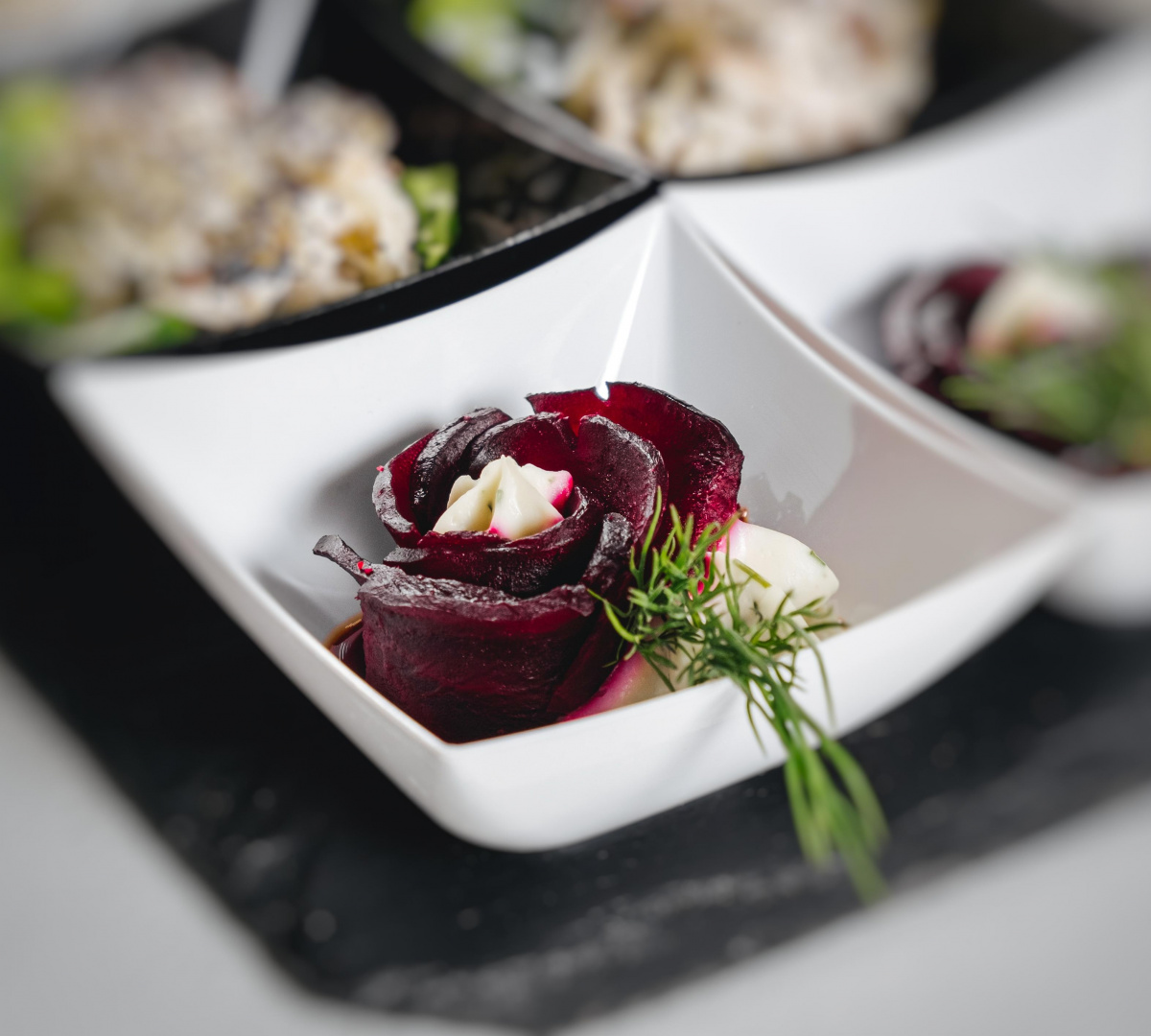 Изображение Карпаччо из свеклы с мармеладом из перца