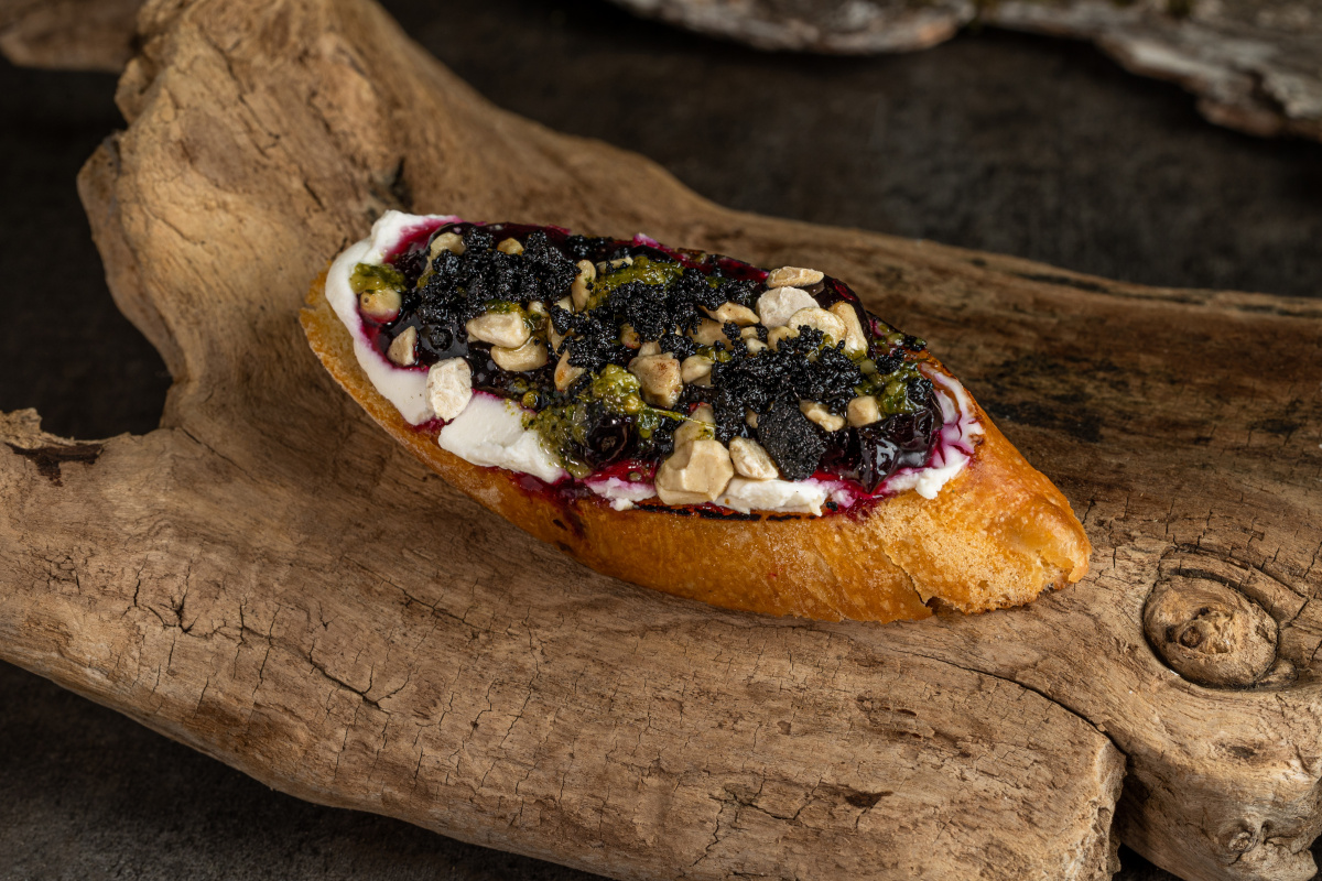 Изображение Брускетта с копченым вареньем